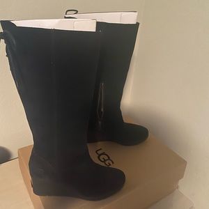 UGG Waterproof Dawna Boot